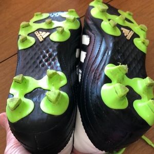Adidas Children cleats 12 1/2 black good condition